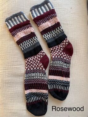 Solmate Socks Rosewood, Pink & Gray Patterned Crew Socks